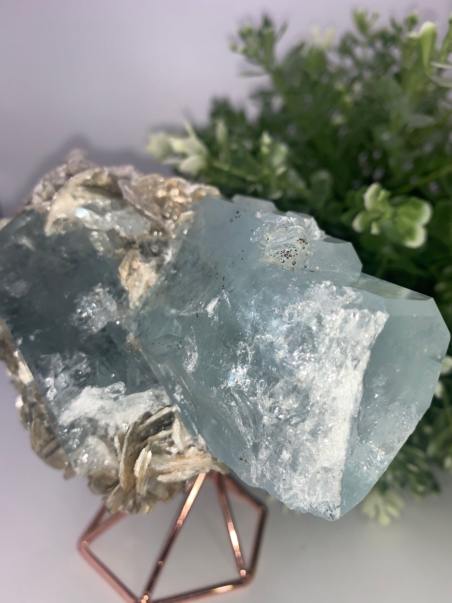 Aquamarine with Muscovite