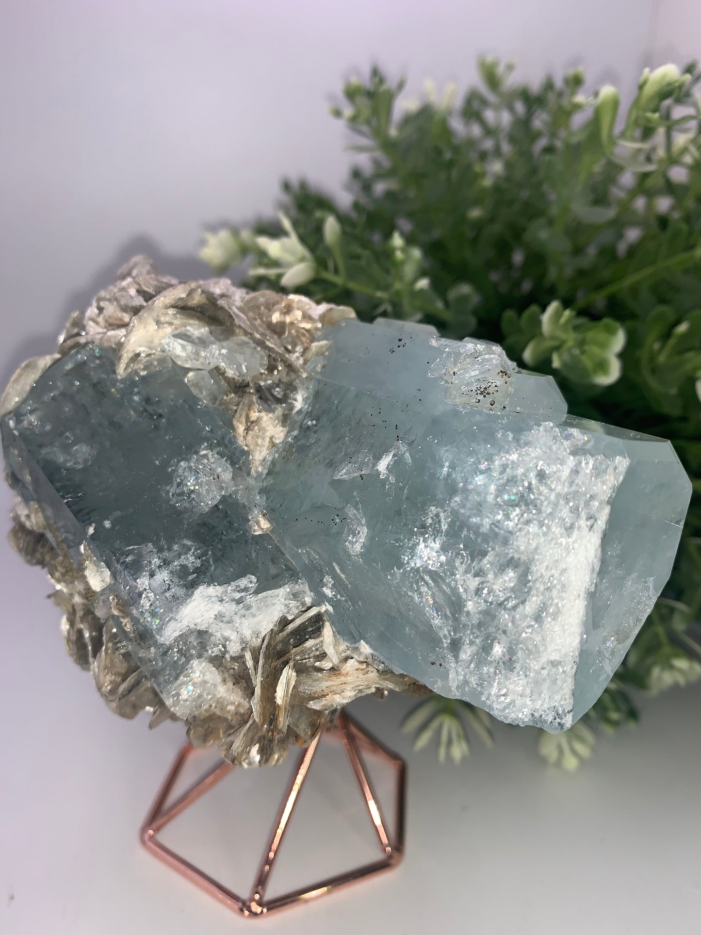 Aquamarine with Muscovite