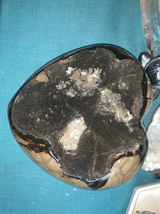 Donna Septarian Heart